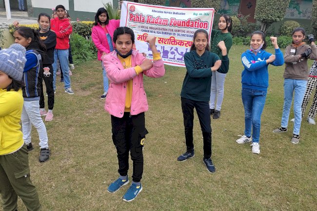 पहला कदम फाउंडेशन ने किया लडकियों को जागृत 