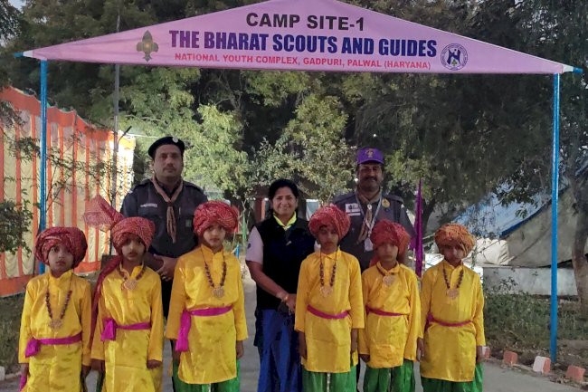 नेशनल कब बुलबुल उत्सव व नेशनल गोल्डन एरो अवार्ड कार्यक्रम में ओवर आल  ट्राफी  