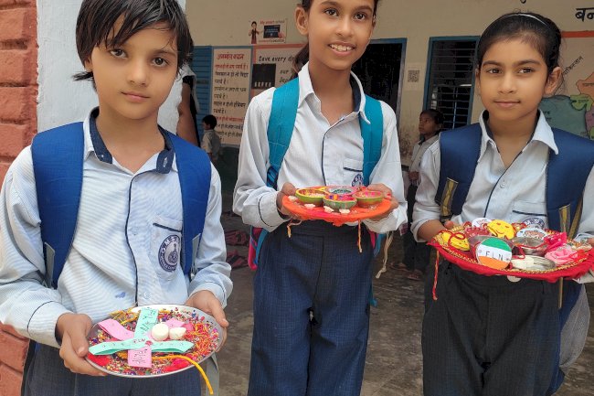 बच्चों ने एफ एल एन राखी बनाकर दिया निपुण बनने का सन्देश 