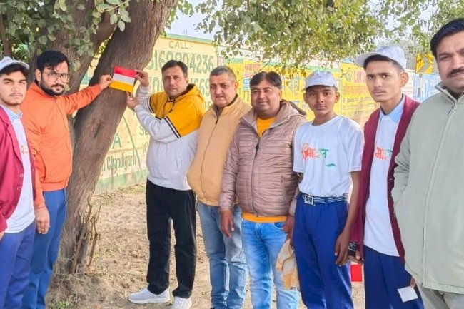 नेहरु युवा केंद्र व  पहला कदम फाउंडेशन ने चलाया रिफ्लेक्टर लगाने का अभियान 