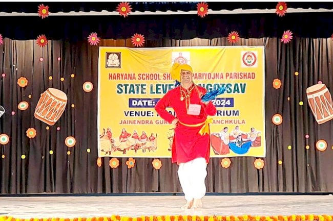 हिंदी प्रवक्ता अशोक वशिष्ठ ने राज्य स्तरीय लोकनृत्य विधा में पाया द्वितीय स्थान