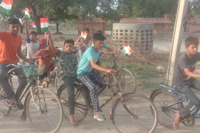 पहला कदम फाउंडेशन के तत्वावधान में राष्ट्र एकता के लिए  युवाओं ने निकाली साइकिल रैली