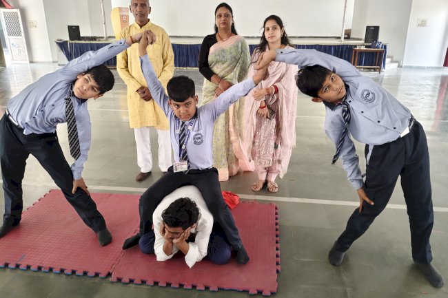 पांच दिवसीय जूनियर रेड क्रॉस कैम्प के दूसरे दिन ………………..