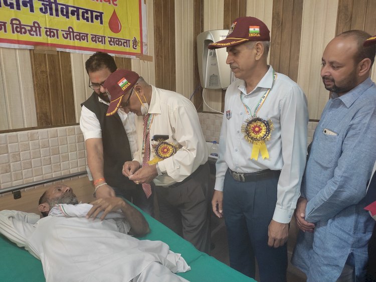  पहला कदम फाउंडेशन ने लगाया रक्तदान शिविर