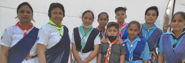 विश्व कैंसर दिवस पर लड़कियों ने दिया सन्देश 