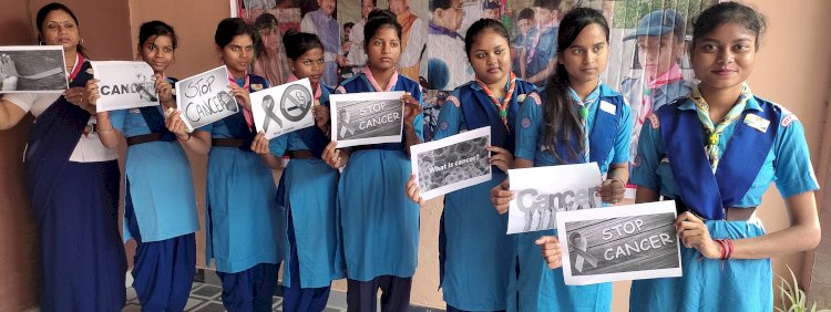 विश्व कैंसर दिवस पर लड़कियों ने दिया सन्देश 
