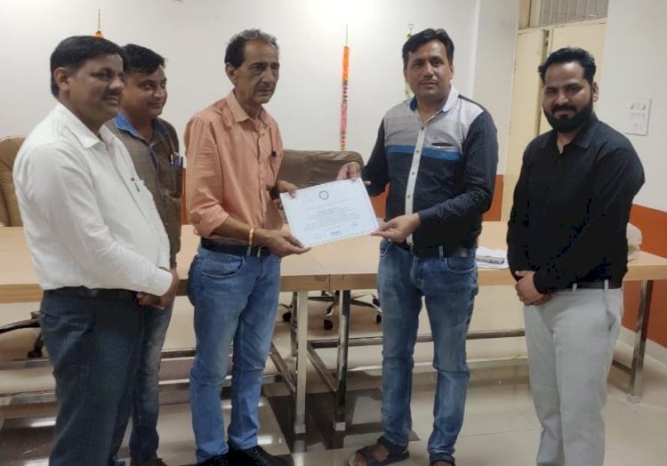 राजेश वशिष्ठ शुन्य से शिक्षण नवाचार अवार्ड से सम्मानित