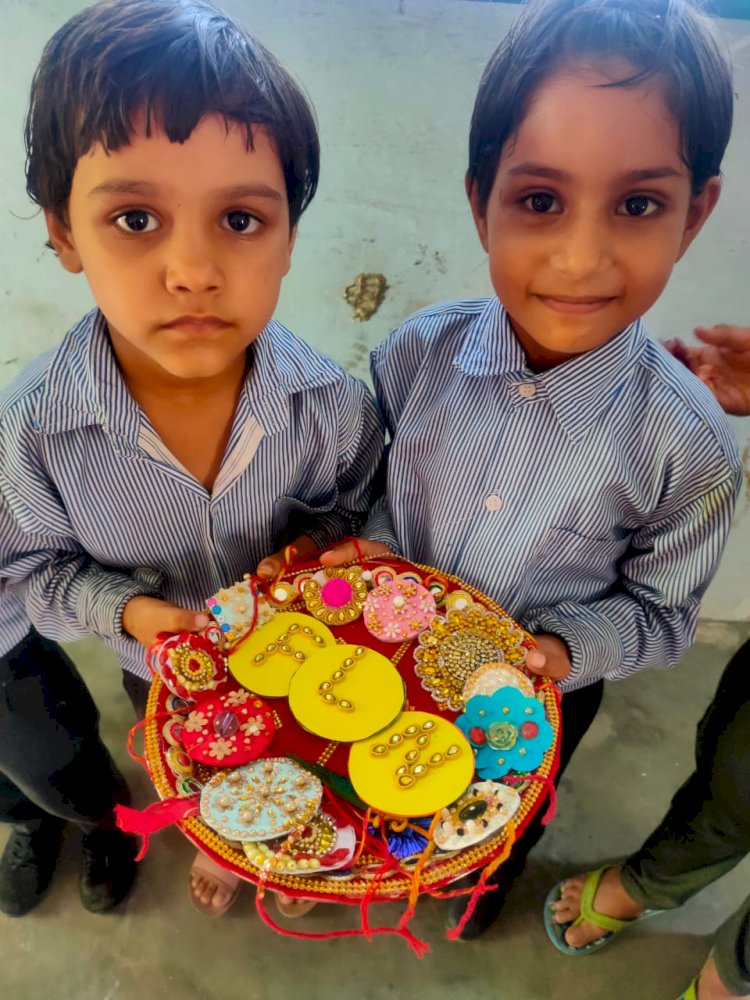 बच्चों ने एफ एल एन राखी बनाकर दिया निपुण बनने का सन्देश 