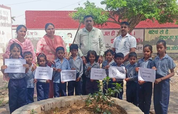 पहला कदम फाउंडेशन ने मनाया पृथ्वी दिवस 