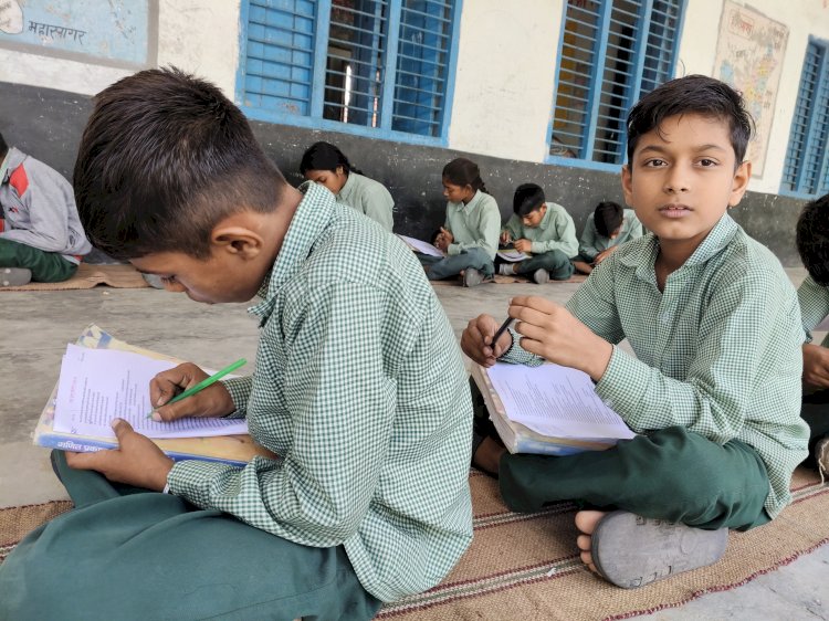 राजकीय माध्यमिक विद्यालय बरसाना में सड़क सुरक्षा प्रतियोगिता का सफल आयोजन